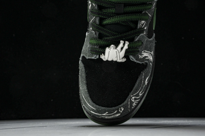 there skateboards x nike sb dunk low hf7743-001