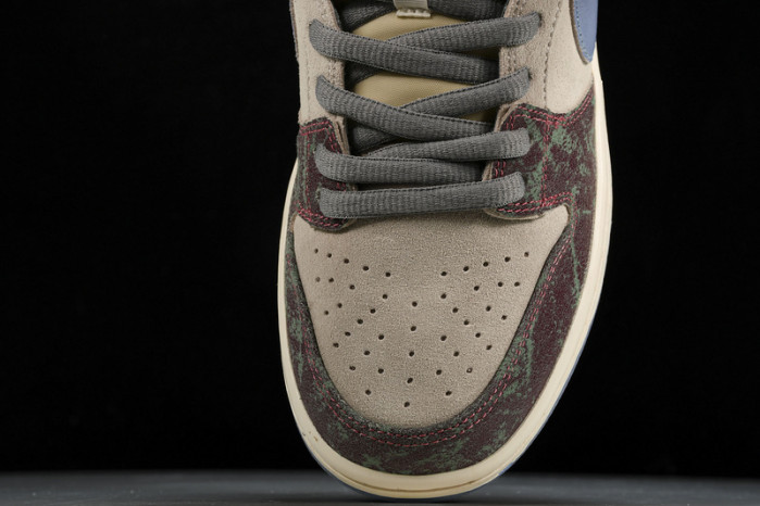 crenshaw skate club x nike sb dunk low fn4193-100