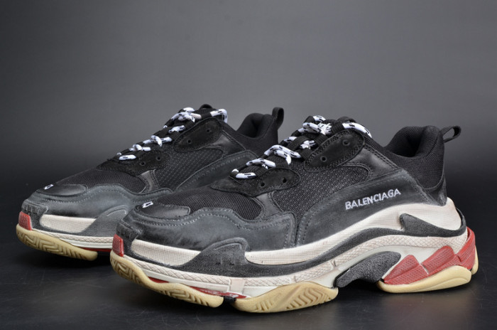 bl 17fw triple s trainer black/ red mens w05m23972